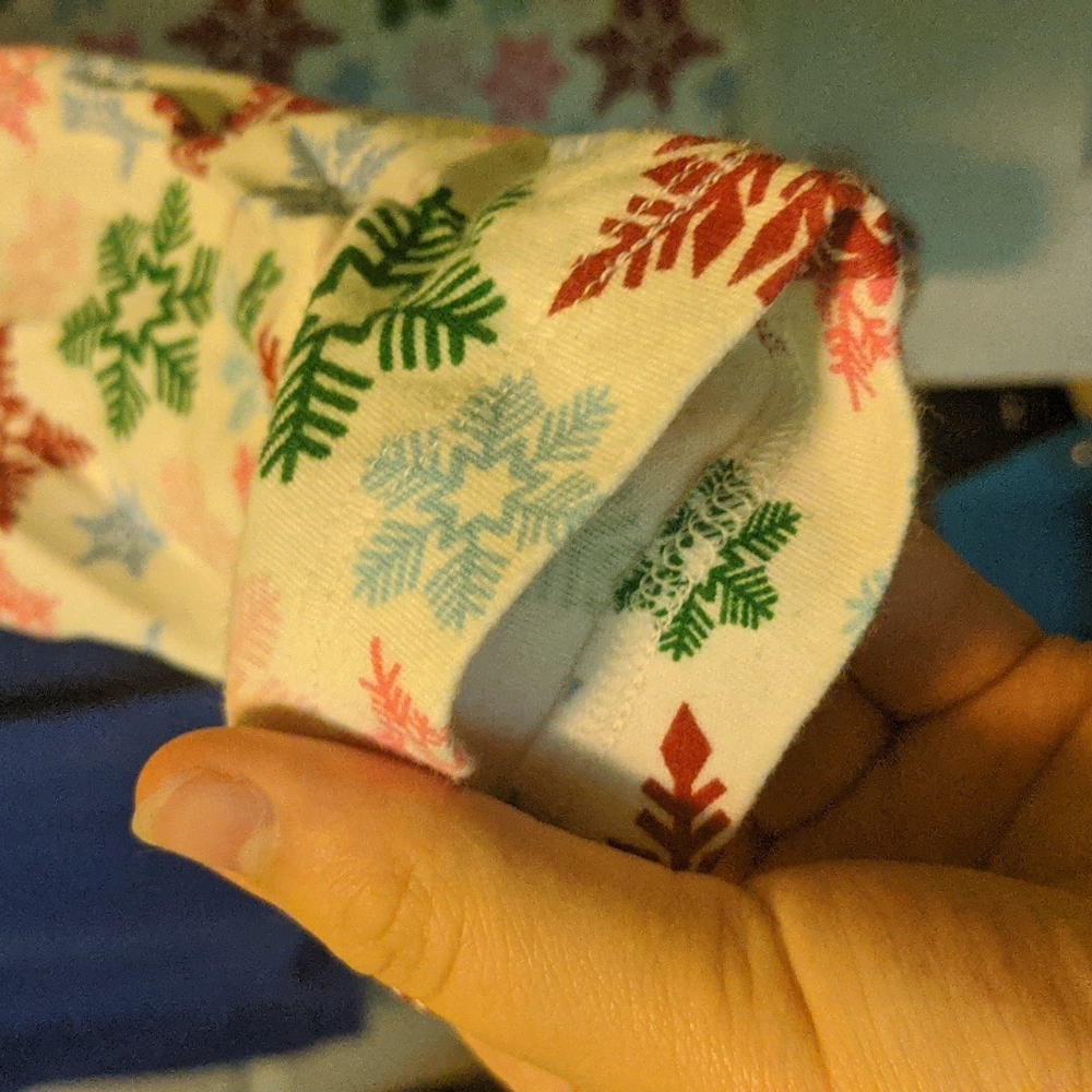 Colorful Snowflake Print Turtle Neck - Picture 5 of 6